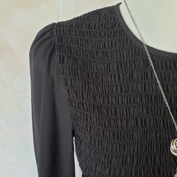 *LAST ONE* Leyden Smocked Textured Top - Picture 2 of 13